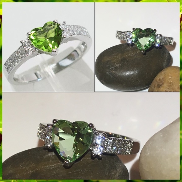 2ct Heart Cut Peridot Gemstone 925 Silver Ring - Picture 1 of 4